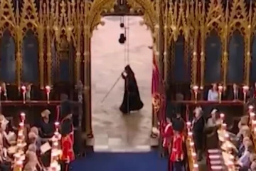 மன்னர் சார்லஸின் முடிசூட்டுவிழாவில் நுழைந்த பேய்! பரபரப்பை ஏற்படுத்திவரும் வீடியோ