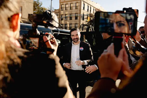 நியூயோர்க் நகர வரலாற்றில் முதல் முஸ்லிம் மேயர்! ஆசிய நாட்டவர் தெரிவு | The First Muslim Mayor In New York City S History நியூயோர்க் நகர வரலாற்றில் முதல் முஸ்லிம் மேயர்! ஆசிய நாட்டவர் தெரிவு | The First Muslim Mayor In New York City S History