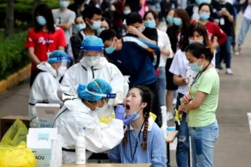 கொரோனாவின் 4-வது அலையில் சிக்கிய பிரபல நாடு! மருத்துவமனையில் குவியும் மக்கள்: எச்சரிக்கை செய்தி