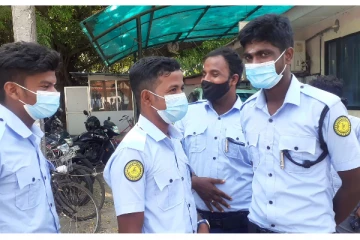 யாழ்.மாநகர சீருடை அணிந்த ஐவரும் நாலாம் மாடிக்கு அழைப்பு