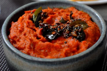 சுடச் சுட ரோட்டு கடை சுவையில் கார சட்னி செய்வது எப்படி?