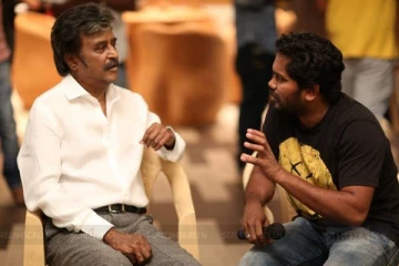 ரஜினியின் கபாலி படத்தால் மன உளைச்சலில் சிக்கிய இயக்குனர்.. மேடையில் கண்கலங்கிய பா ரஞ்சித் அம்மா