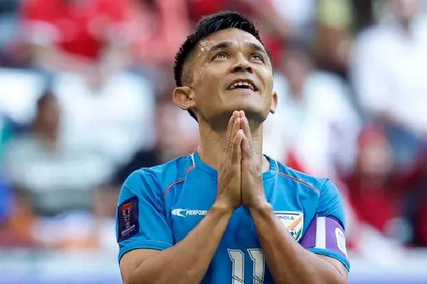 ஆசிய கோப்பைக்கு தகுதி பெறாத இந்தியா - ஓய்வை அறிவித்த இந்திய கால்பந்து ஜாம்பவான் | Sunil Chhetri About India And Isl Retirement ஆசிய கோப்பைக்கு தகுதி பெறாத இந்தியா - ஓய்வை அறிவித்த இந்திய கால்பந்து ஜாம்பவான் | Sunil Chhetri About India And Isl Retirement