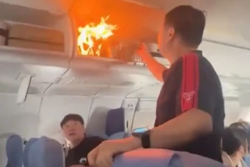 நடுவானில் பறந்துகொண்டிருந்த ஏர் சீனா விமானத்தின் கேபினில் திடீர் தீ விபத்து