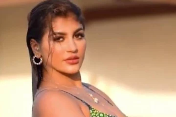 டூபீஸ் ஆடையில் நீச்சல் குள வீடியோ வெளியிட்ட பிக்பாஸ் நடிகை.. மிரண்டு போன ரசிகர்கள்..