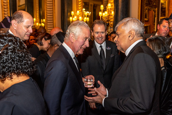 மீண்டும் சிக்கலில் மாட்டிய ரணில் : இங்கிலாந்துக்கு விரைந்த குற்றப் புலனாய்வுக் குழு! | Ranils Invitation Letter Fake Cid Team England மீண்டும் சிக்கலில் மாட்டிய ரணில் : இங்கிலாந்துக்கு விரைந்த குற்றப் புலனாய்வுக் குழு! | Ranils Invitation Letter Fake Cid Team England