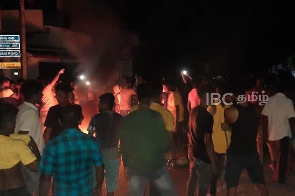 காவல்துறை தடுப்பில் இருந்த இளைஞன் மரணம் -திருகோணமலையில் பதட்டம் | Youth Dies In Police Custody Tension In Trinco