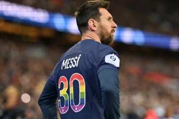 ரொனால்டோவை விட இரு மடங்கு... வாயை பிளக்க வைக்கும் தொகை: மெஸ்ஸி புதிய ஒப்பந்தம்