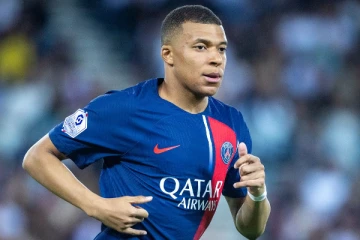 பிரான்ஸ் தேசிய அணியில் இருந்து வெளியேற்றப்பட்ட எம்பாப்பே.! காரணம் என்ன?