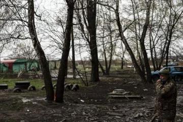 போர்க்குற்றச்சாட்டில் இருந்து தப்புவதற்காக சடலங்களை தோண்டியெடுக்கும் ரஷ்ய படையினர்