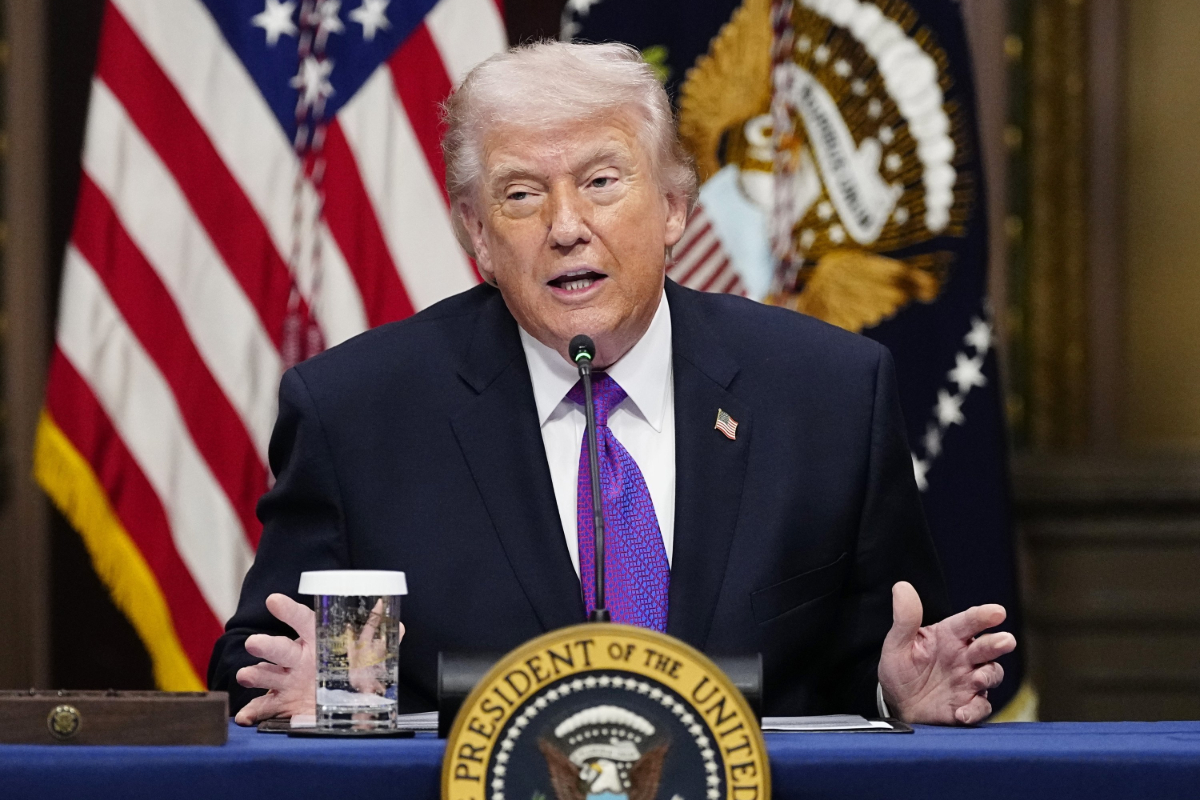 அமெரிக்கர்கள் ட்ரம்ப் மீது கடும் கோபத்தில்..! சரியும் செல்வாக்கு: அதிர்ச்சி அறிக்கை | Trump S Approval Sinks 2Nd Term Low Amid Iran War