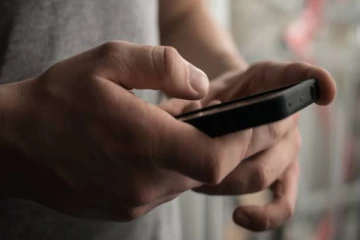 தொலைபேசி ஊடாக வந்த அழைப்பு... பெருந் தொகையை பறிகொடுத்த வர்த்தகர்கள்!