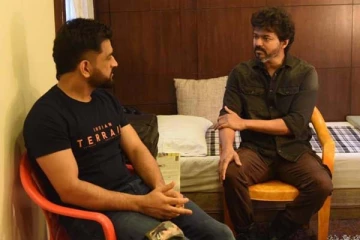 விஜய் மற்றும் தோனியின் திடீர் சந்திப்பு: புகைப்படத்தை வைத்து ரசிகர்கள் செய்த காரியம்