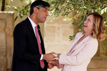 பிரதமர் ரிஷி G7 உச்சி மாநாட்டில் புறக்கணிக்கப்பட்டாரா? உண்மை நிலவரம்