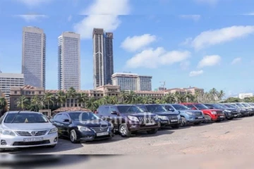 කට්ටියක් ගෝල්ෆේස් එකට වාහන ගෙනත් දාන කොට..4000කට වුණා දෙයක් නෑ..