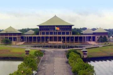 ආණ්ඩු පක්ෂයේ ප්‍රබලයින් 12ක් විපක්ෂයට..