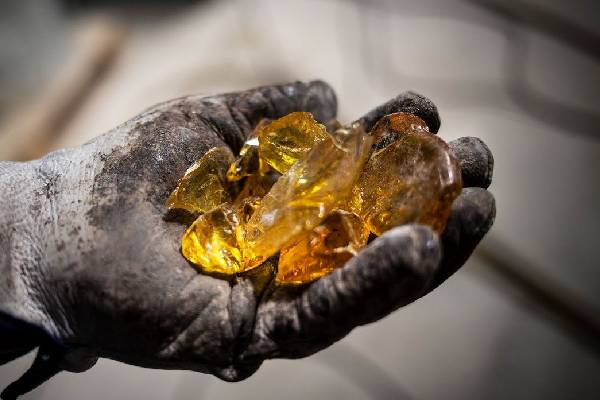 அதிகரிக்கும் Liquid Gold இறக்குமதி... தங்கம் கடத்த கடத்தல்காரர்களின் புதிய கண்டுபிடிப்பு | Liquid Gold Import Increased From அதிகரிக்கும் Liquid Gold இறக்குமதி... தங்கம் கடத்த கடத்தல்காரர்களின் புதிய கண்டுபிடிப்பு | Liquid Gold Import Increased From