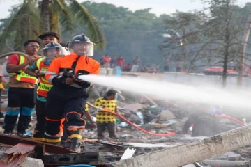 வெளிநாடொன்றில் திடீரென ஏற்பட்ட வெடி விபத்து: 9 பேர் பலி! 115 பேருக்கு நேர்ந்த நிலை