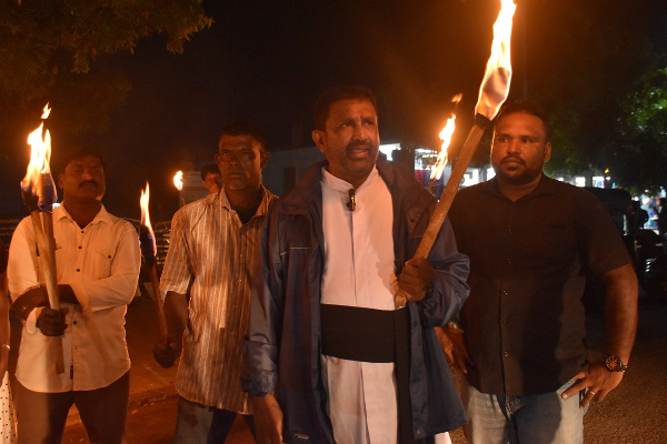 மன்னார் காற்றாலை திட்டத்திற்கு எதிராக தீப்பந்த எழுச்சி போராட்டம் | Torchlight Protest Against Wind Turbine Mannar