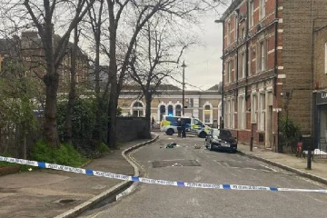 பட்டப்பகலில் லண்டன் பேருந்தில் நடுங்கவைக்கும் சம்பவம்... இரத்தவெள்ளத்தில் சரிந்த இளைஞன்