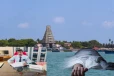 நயினாதீவில் படகு விபத்து : பாடசாலை அதிபர் நீரில் மூழ்கி பரிதாப மரணம்