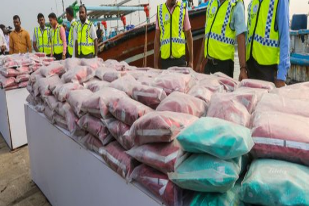 100 கிலோ கிராமுக்கும் அதிகமான ஹெரோயின் போதைப்பொருள் சிக்கியது | Over 100Kg Of Heroin Seized In Major Drug Bust 100 கிலோ கிராமுக்கும் அதிகமான ஹெரோயின் போதைப்பொருள் சிக்கியது | Over 100Kg Of Heroin Seized In Major Drug Bust