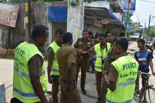 பசறையில் பொலிஸ் விசேட சுற்றிவளைப்பு: 13 பேர் கைது | Police Special Raid In Passara 13 Arrested