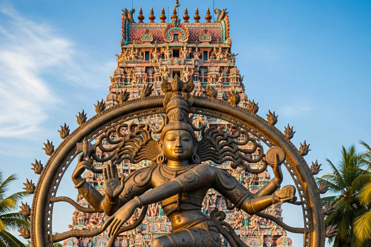 கோவிலில் தவறியும் இந்த இடங்களில் விழுந்து வணங்க கூடாதாம்.. ஏன் தெரியுமா? | Mistakes We Shouldnt Do In Temple While Worship