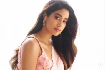 தேவரா படத்தின் நாயகி நடிகை ஜான்வி கபூரின் அழகிய புகைப்படங்கள்..