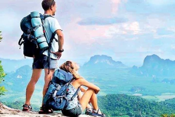 நாட்டில் தங்கியிருந்த வெளிநாட்டு தம்பதி கைது