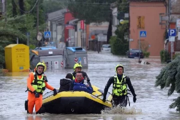 F1 பந்தயம் ரத்து... மொத்த நகரத்தையும் மூழ்கடித்த பிரளயம்: ஆயிரக்கணக்கானோர் வெளியேற்றம்