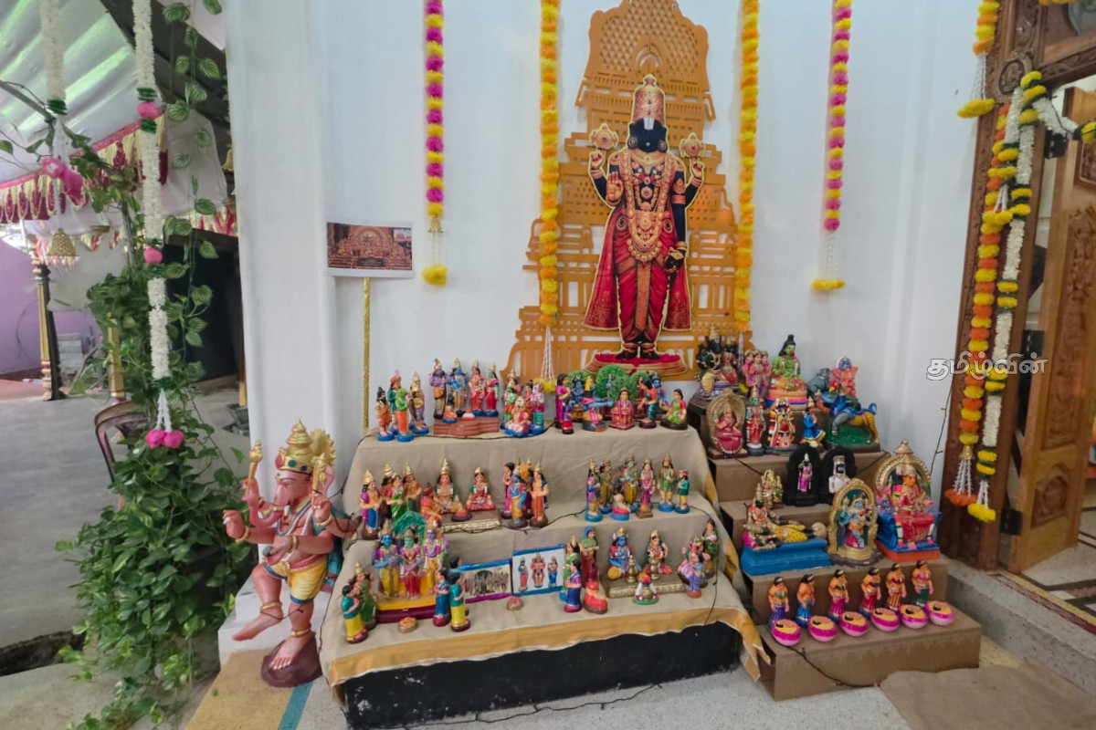 யாழ்ப்பாணத்தில் ஆயிரத்திற்கும் மேற்பட்ட பொம்மைகளுடன் நவராத்திரி கொலு | Navratri Celebration Thousand Dolls Jaffna Kolu
