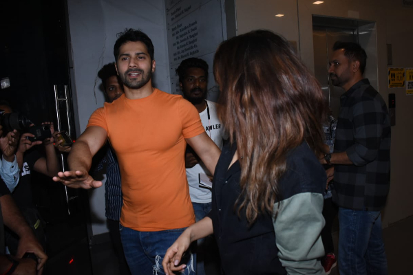 திடீர் மும்பை விசிட் ; பாலிவுட் ஸ்டாருடன் நடிகை சமந்தா..வைரலாகும் புகைப்படங்கள் - வெளியான சுவாரஸ்ய தகவல் - தமிழ்நாடு