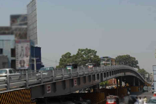 அதிவேக வீதியில் பயணித்த இளைஞனுக்கு நேர்ந்த துயரம் | Tragedy Strikes Youth On High Speed Road