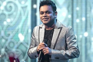 ஏ.ஆர். ரகுமான் அணிந்த ஆடை இத்தனை லட்சத்திற்கு விலைபோனதா?- வெளிவந்த தகவல்