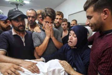 காசாவில் துயரம் ; இஸ்ரேல் தாக்குதலில் மருத்துவர் குடும்பம் பலி