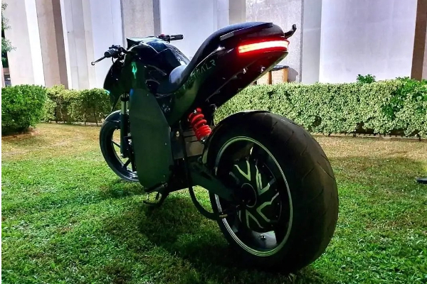 இலங்கையில் முதல் முறையாக மின்சாரத்தில் இயங்கும் மோட்டார் சைக்கிள் ! | Electric Motorcycle For The First Time Sri Lanka