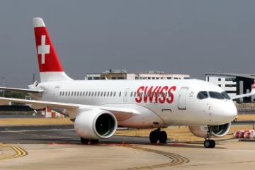 சுவிஸ் விமானத்தில் கசிந்த விசித்திரமான வாசனை., சில நிமிடங்களில் தரையிறக்கிய விமானி