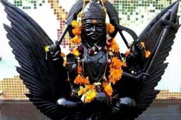 2023 வரை விடாது கருப்பாக விரட்டும் சனிபகவான்! இந்த 3 ராசிக்கும் உக்கிர பாதிப்பு - இதோ பரிகாரம் | Sani Peyarchi Palan 2023