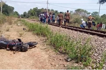 දුම්රිය මාර්ගයේ සිදුවූ අවාසනාවන්ත ඉරණම මෙන්න.(PHOTOS)