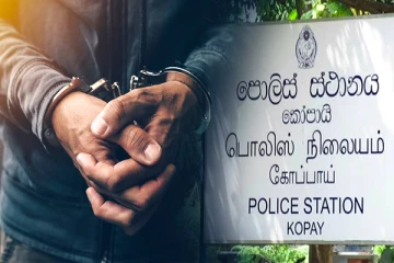 யாழில் கூரிய ஆயுதங்களுடன் மூவர் கைது