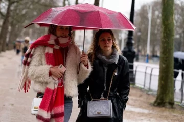 பிரித்தானியாவுக்கு ’உயிருக்கு ஆபத்து’ வானிலை எச்சரிக்கை விடுக்கப்பட்டது; விவரம் செய்திக்குள்