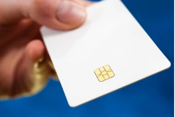 15 வயதிற்கு மேற்பட்ட அனைவருக்கும் இலத்திரனியல் தேசிய அடையாள அட்டை