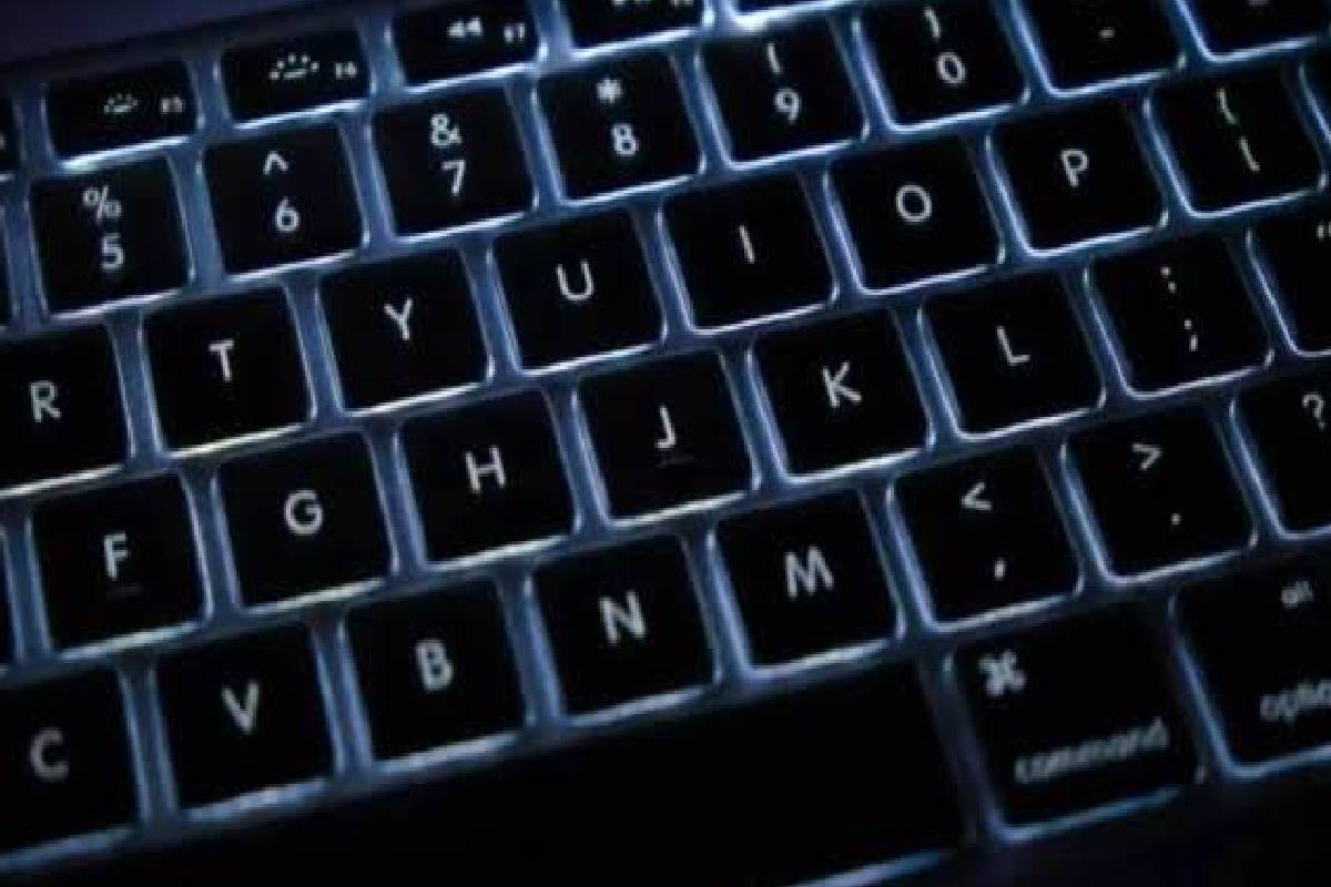 Computer keyboardஇல் எழுத்துக்கள் ஏன் வரிசைப்படி இல்லை? சுவாரஸ்ய ரகசியம்! | Why Computer Keys Are Not In Alphabetical Order Computer keyboardஇல் எழுத்துக்கள் ஏன் வரிசைப்படி இல்லை? சுவாரஸ்ய ரகசியம்! | Why Computer Keys Are Not In Alphabetical Order