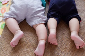 குழந்தை பெற்றுக்கொண்டால் ரூ.12 லட்சம் நிதியுதவி - எந்த நாட்டில் தெரியுமா?