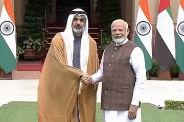 அபுதாபி பட்டத்து இளவரசர்-மோடி சந்திப்பு., இந்தியா-அமீரகம் இடையே 5 ஒப்பந்தங்கள் கையெழுத்து