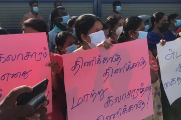 அதிபரை அடித்த ஆசிரியை  வேண்டாம்! –களத்தில் இறங்கினர் பெற்றோர் (photos)