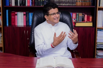 அமைச்சராக பதவி வகிப்பதை விட  னச்சாட்சியுடன் இருப்பது சிறந்தது!