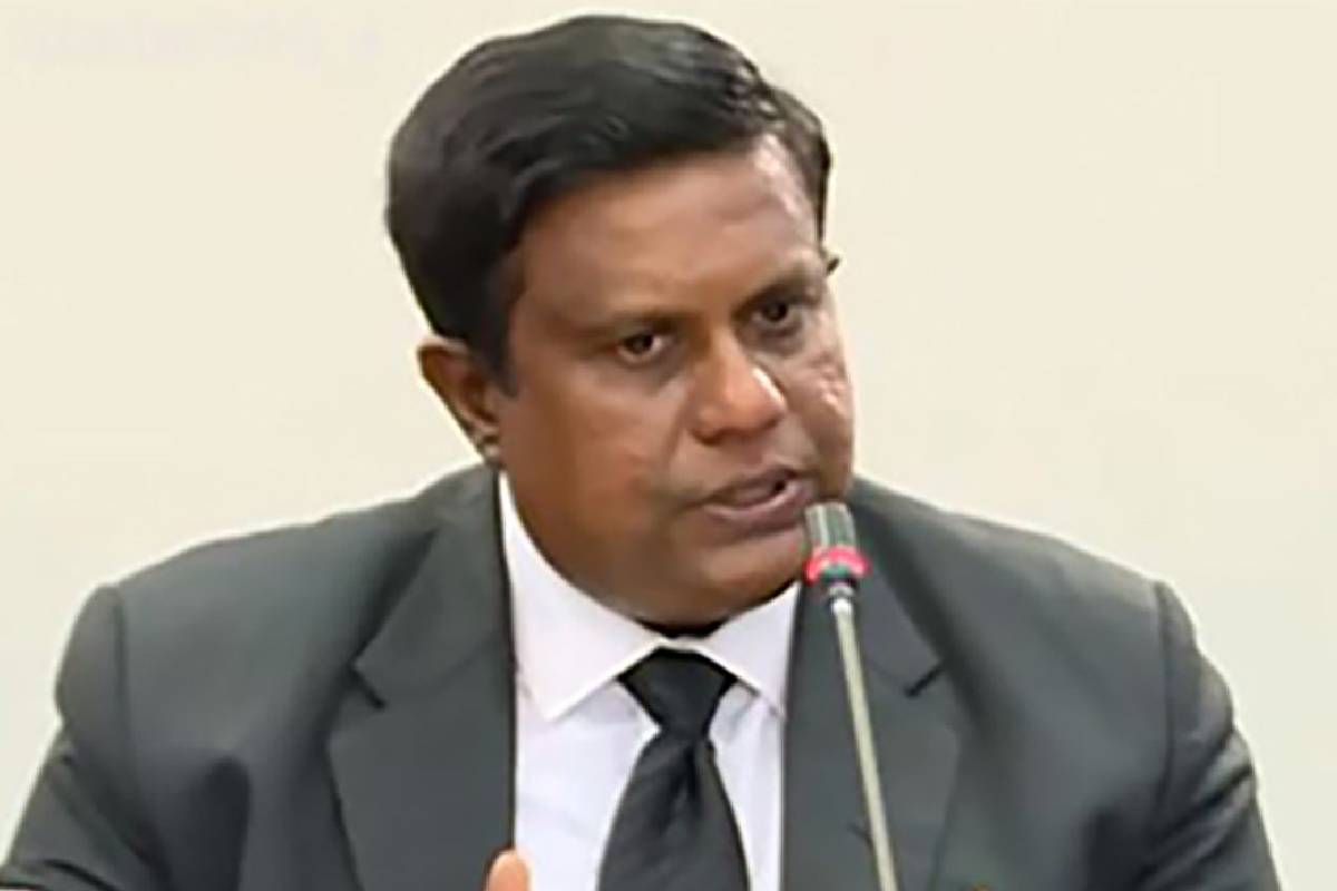 70 இலட்சம் ரூபா பேராசையால் சட்டத்தரணி பதவியை இழப்பார் திலீப பீரிஸ்! கம்மன்பில பகிரங்க எச்சரிக்கை | Dilip Peiris Lose Position Lawyer 7 Million Rupees