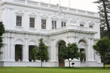 புதிதாக நிர்மாணிக்கப்படவுள்ள அதிபர் - பிரதமர் மாளிகை..!
